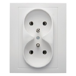 Berker Kwadrat gniazdo podwójne z/u kompletne białe Hager 5361838989 - hurtownia elektryczna Amper.pl