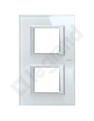 AXOLUTE Ramka prostokątna pionowa 2x2 moduły WHICE HA4802M2VSW