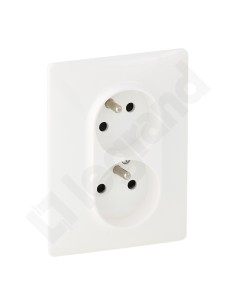 VALENA LIFE Gniazdo podwójne z/u z przesłonami /monoblok/ białe 753186