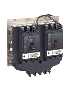 Blokada mechaniczna wzajemna wyłączników z napędem obrotowym do NSX100/160/250 LV429369