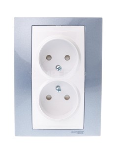 Unica Plus Gniazdo podwójne b/u z przesłoną błękit lodowy MGU63.063.854